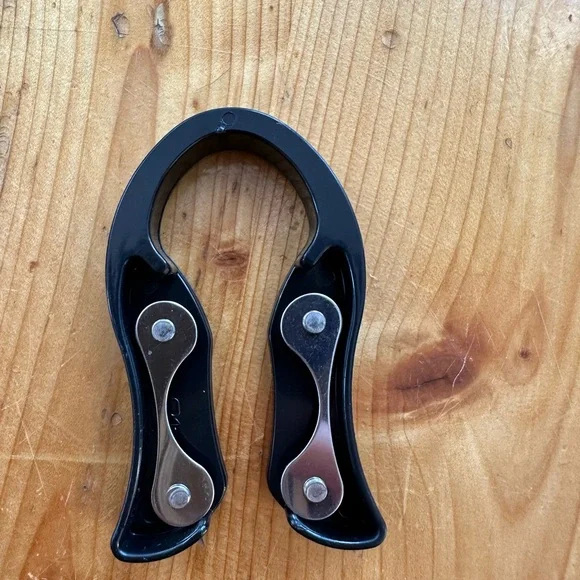 Black Wine Accessory Set - Picture 4 of 9